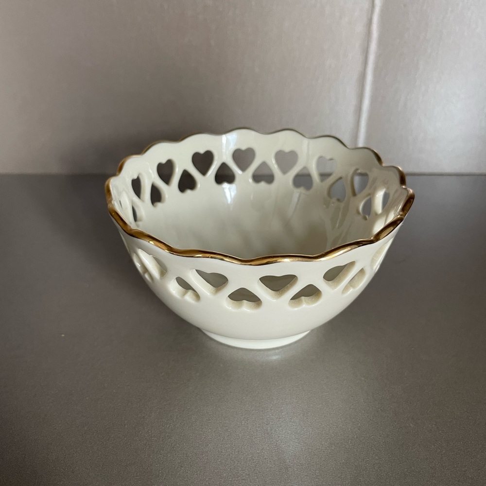 Lenox Lace Hearts & Rose Embossed‎ Candy Dish with Gold Rims